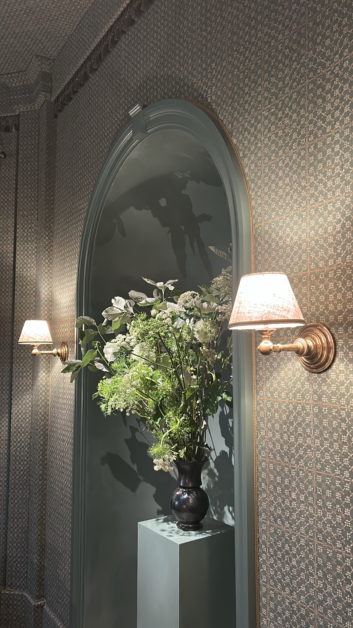 Textured walls and ceiling in this elegant sitting room at Wow!House London